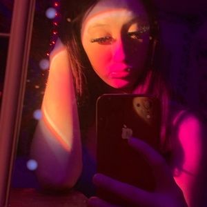 Meet your Posher, Kylee